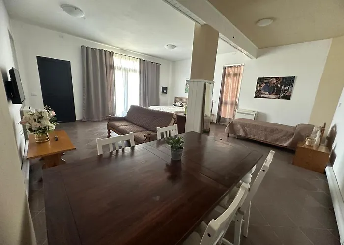 App Da Alfredo Vicino A Maria Cecilia Hospital ,piano Terra *