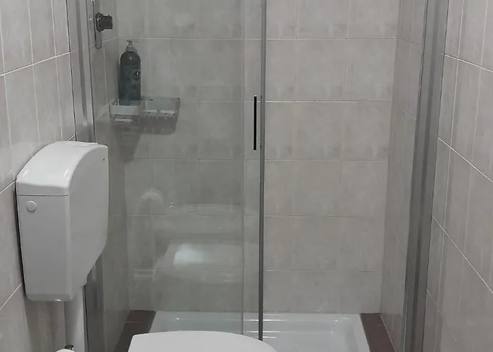 App Da Alfredo Vicino A Maria Cecilia Hospital ,piano Terra بيت للعطل *